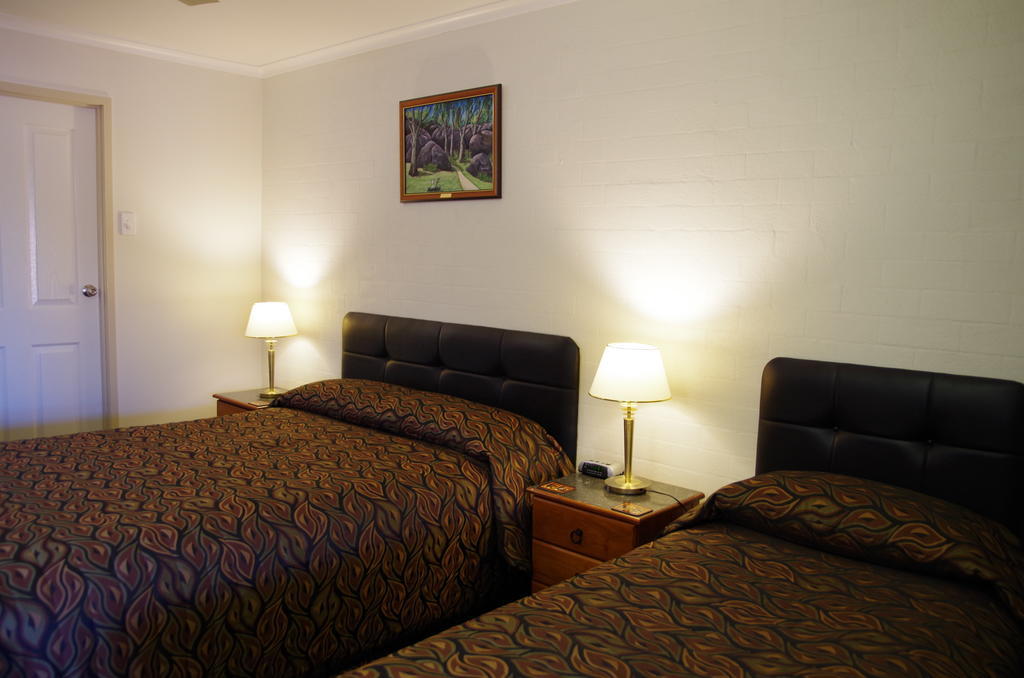 Stannum Lodge Motor Inn Stanthorpe Zimmer foto