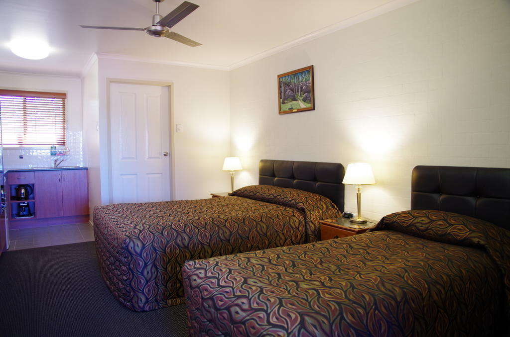 Stannum Lodge Motor Inn Stanthorpe Zimmer foto